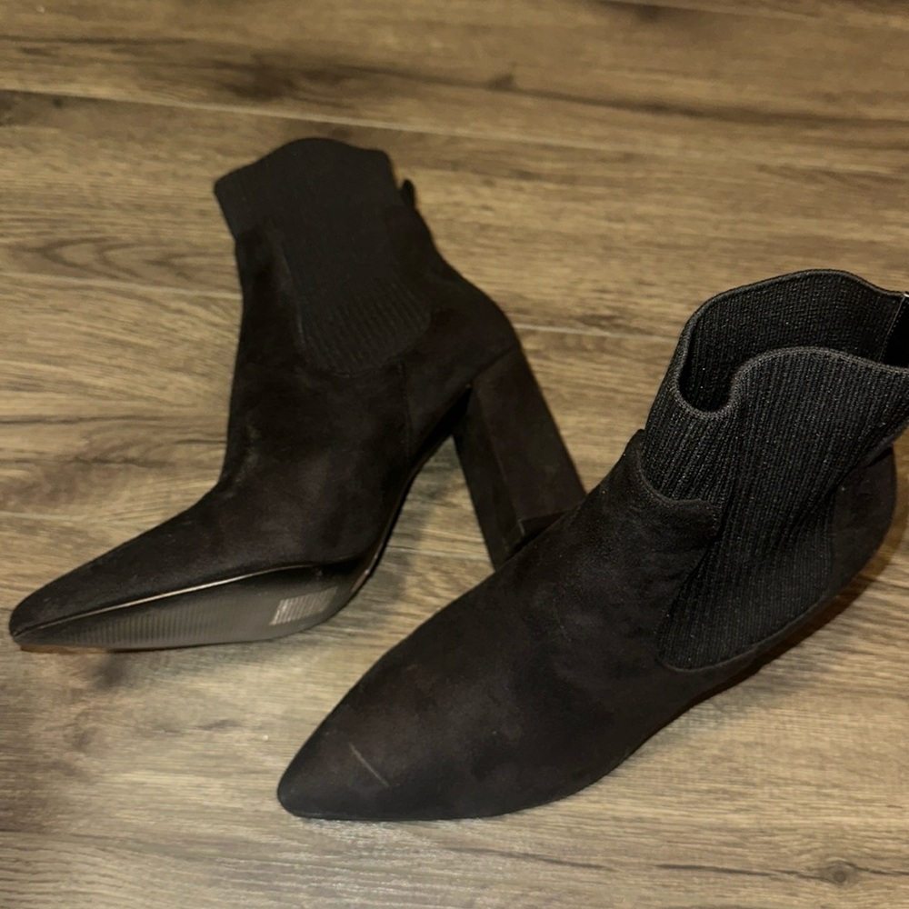 BNWOT Steve Madden suede heeled boots